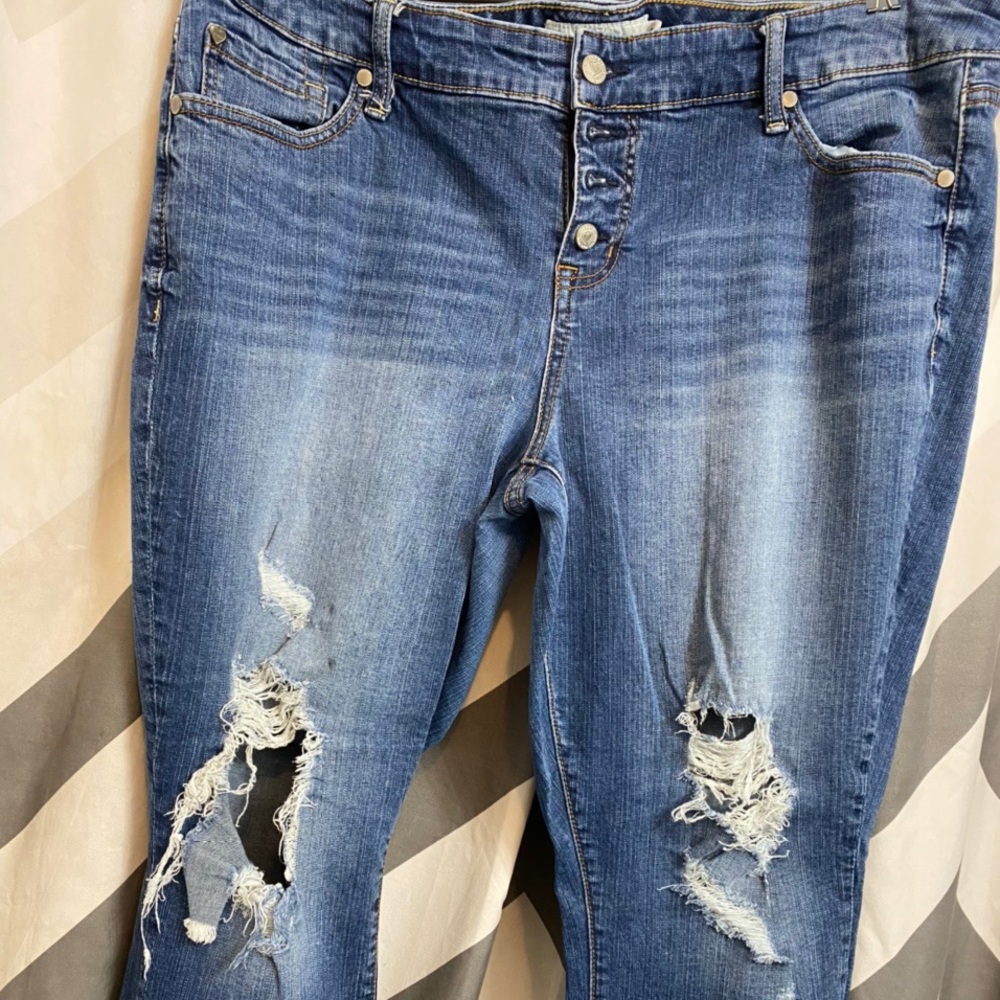 Torrid capris high waisted ripped jeans